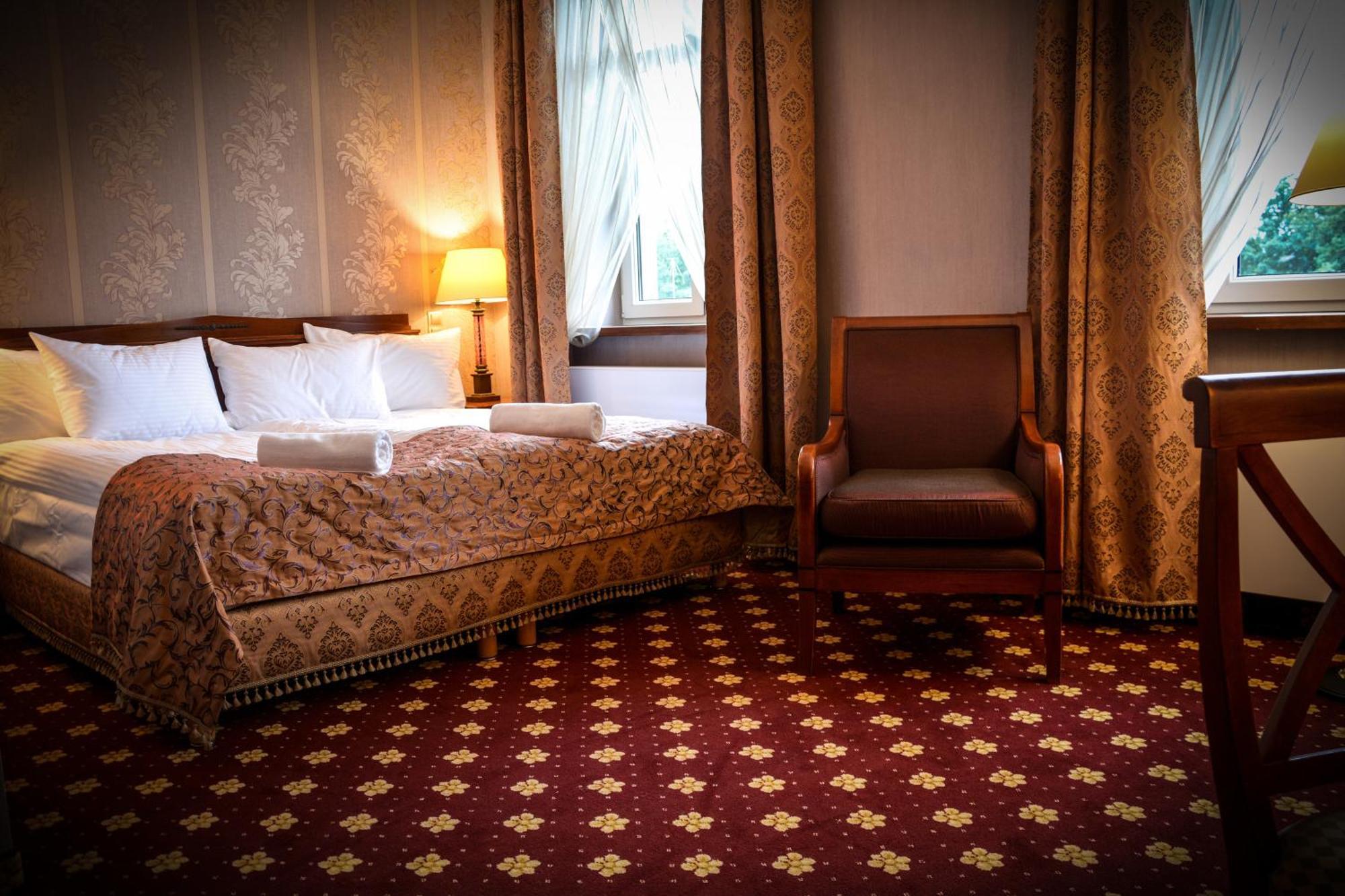 Komoda Club Residence Kalisz Habitación foto