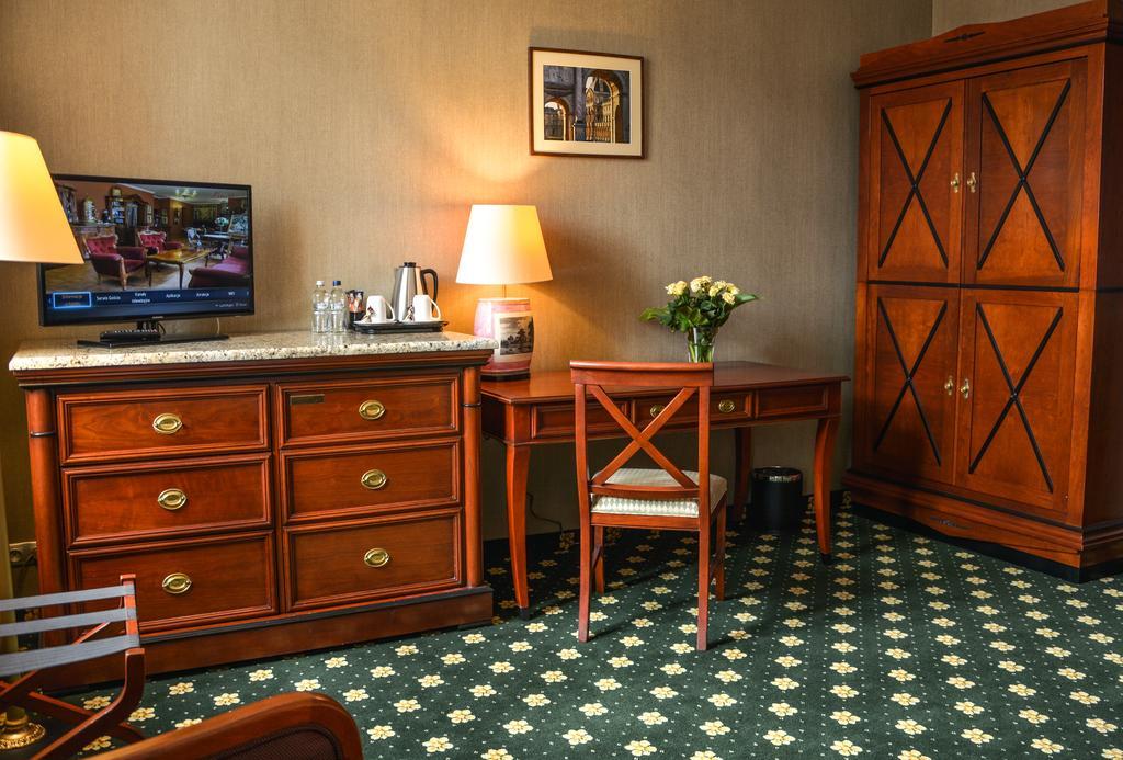 Komoda Club Residence Kalisz Habitación foto